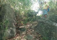 Blocos de arenitos próximos ao Mirante Santa Rita, na escarpa da serra de Santana (Nascimento & Ferreira, 2012).