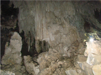 Exemplar do rico e belo ornamento da caverna. 