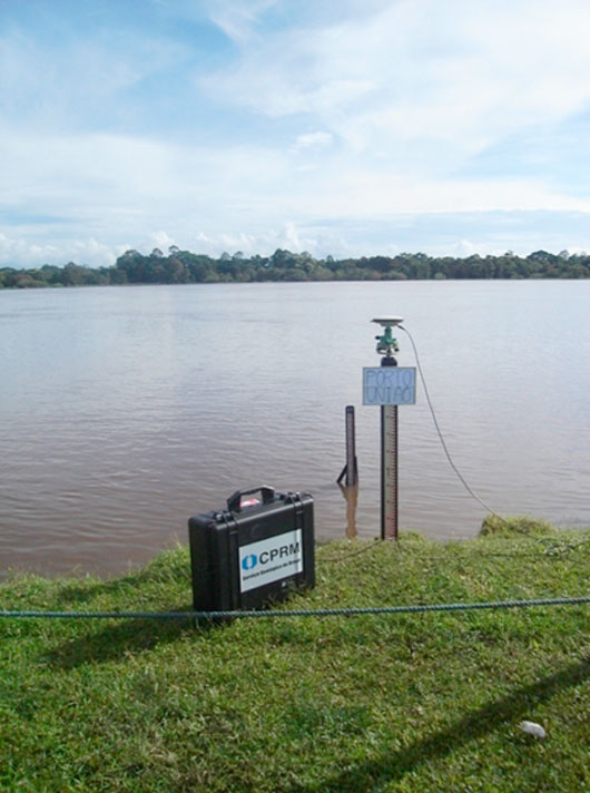  Ocupao de um lance de rgua por receptor GPS para nivelamento da estao fluviomtrica de Porto Unio 