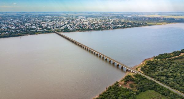 Ponte do Rio Uruguai, em Uruguaiana (RS) (Foto: Divulgao)